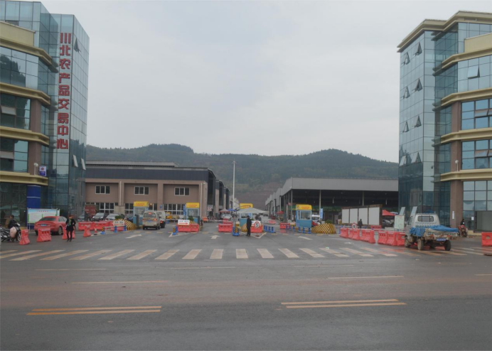 集团董事长易飞一行赴 南充川北农产品买卖有限公司调研