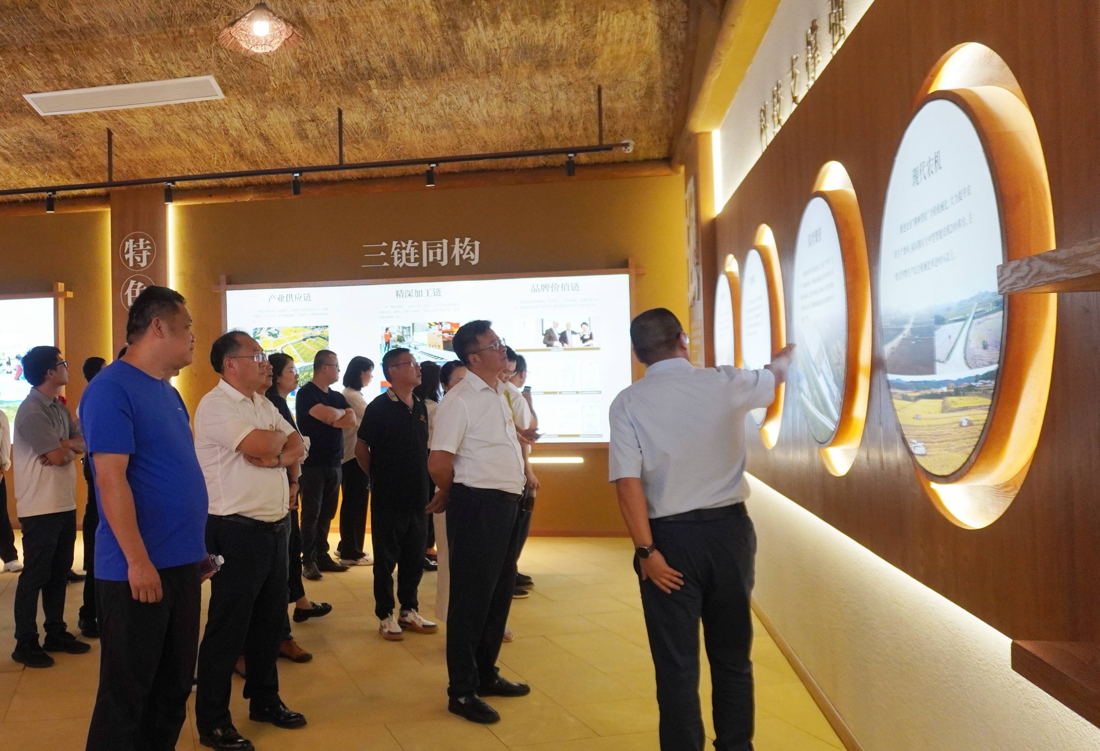 2024年6月28日美彩国际 官网党委组织参观廉政教育基地4（周娜拍摄）(1).jpg