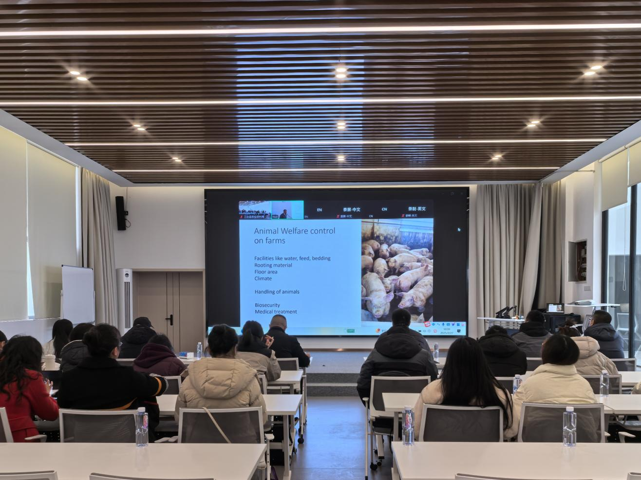 三台县生猪协同推广项目技术培训会在川繁猪公司召开